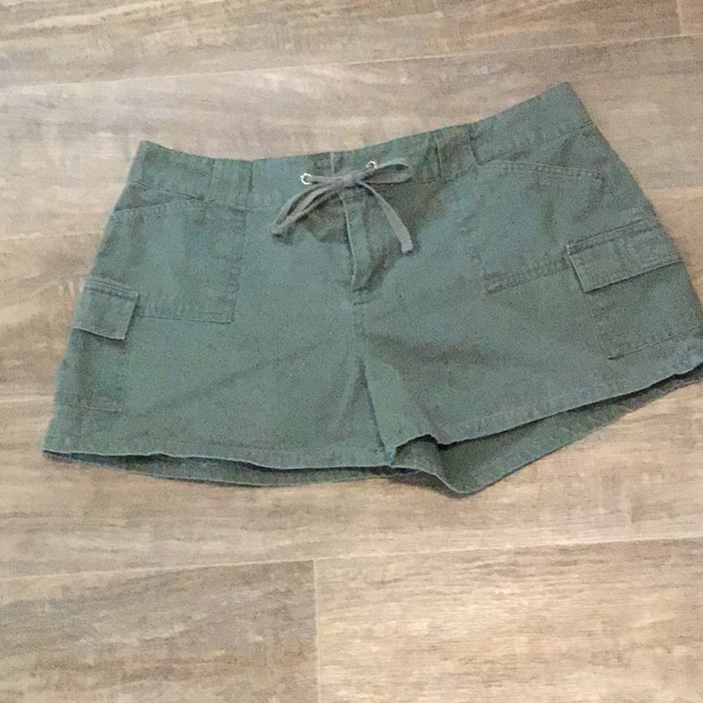 SO green cargo style shorts size 15